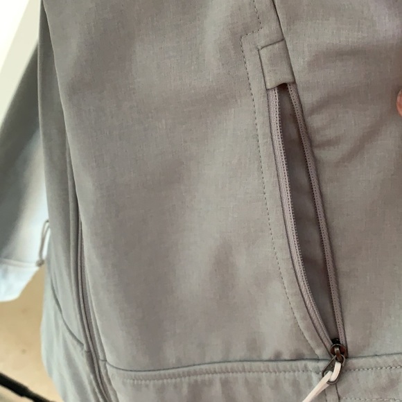 Women’s North Face jacket - Picture 7 of 9